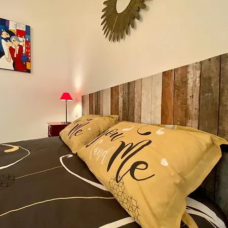 Republique Centre Apartment