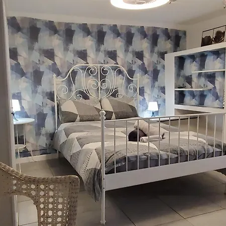 Republique Centre Apartment