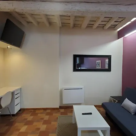 Republique Centre Apartment *